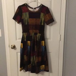 EUC - LuLaRoe Amelia